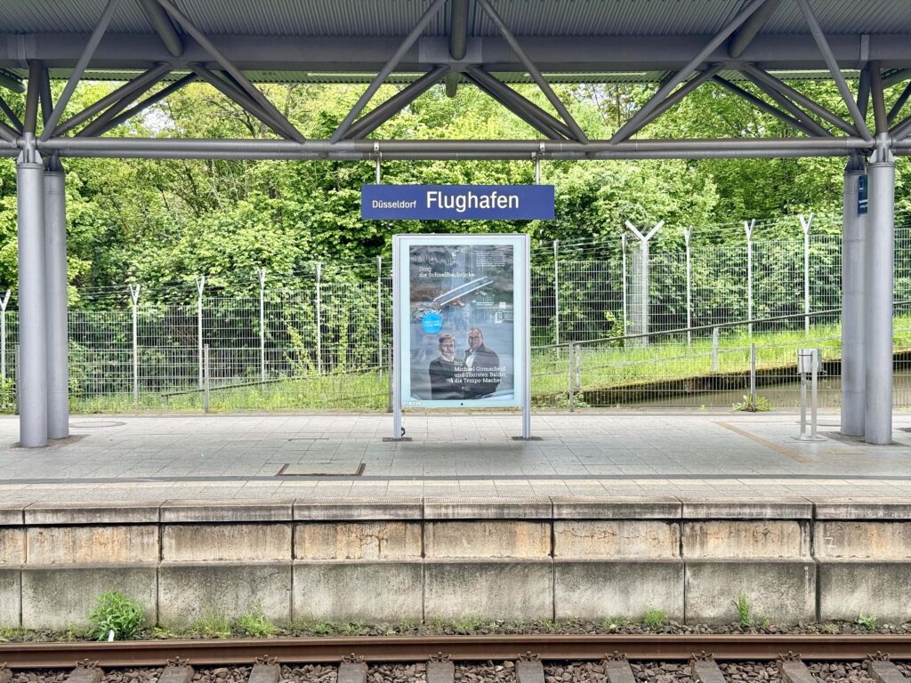 Düsseldorf Flughafen Bahnhof駅(1)