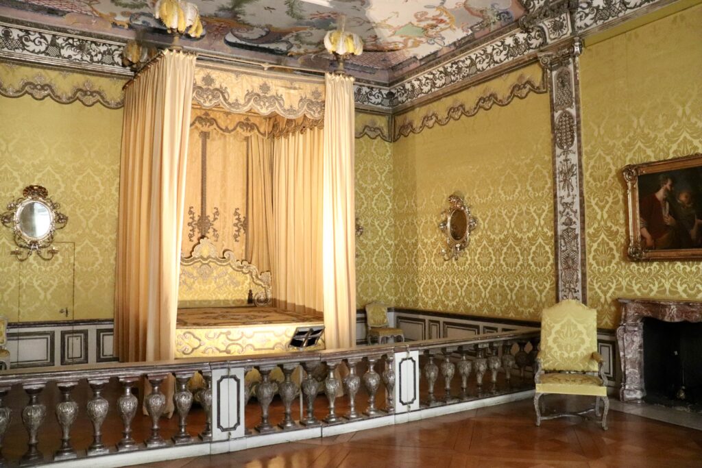 Paradeschlafzimmer (寝室)